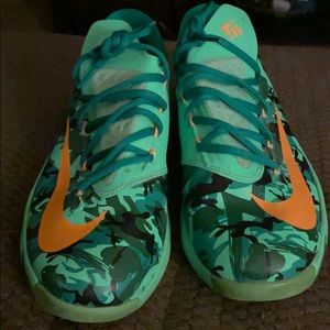Nike boys or girls KD tennis shoes